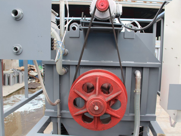 采用制冷技術(shù)對(duì)進(jìn)缸溶劑的溫度進(jìn)行控制，將更適宜于對(duì)皮草類織物的干洗