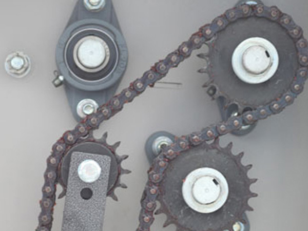 它具備三折、五折的折疊功能，最大的折疊范圍是3000×3000mm