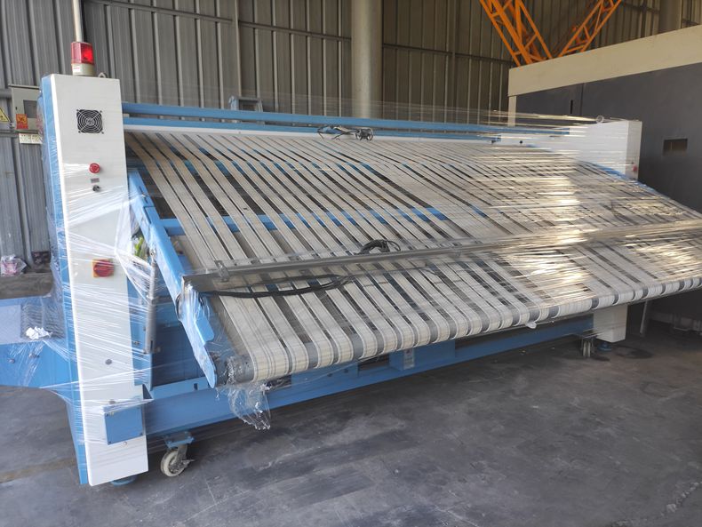 工業布草折疊機